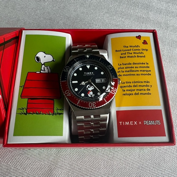 Timex Peanuts Snoopy Black and Red Watch